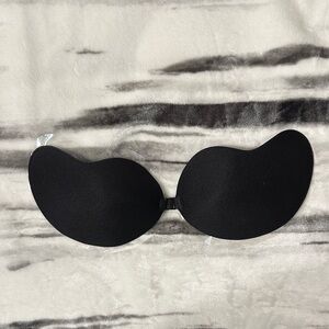 Seamless Black Strapless Bra